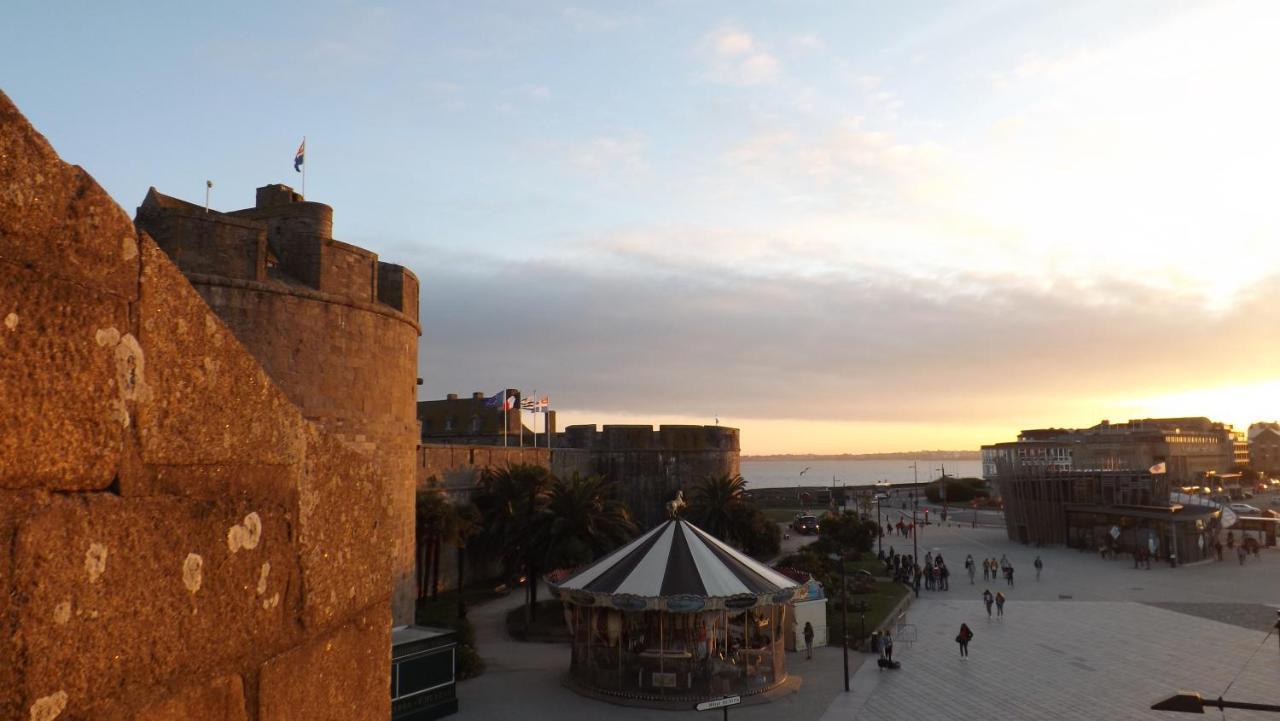Appartement T2 ,Parking Prive,Terrasse, 10 Mns A Pieds De La Cite Corsaire Et Ses Plages Saint-Malo Bagian luar foto
