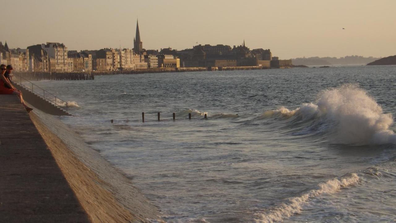 Appartement T2 ,Parking Prive,Terrasse, 10 Mns A Pieds De La Cite Corsaire Et Ses Plages Saint-Malo Bagian luar foto